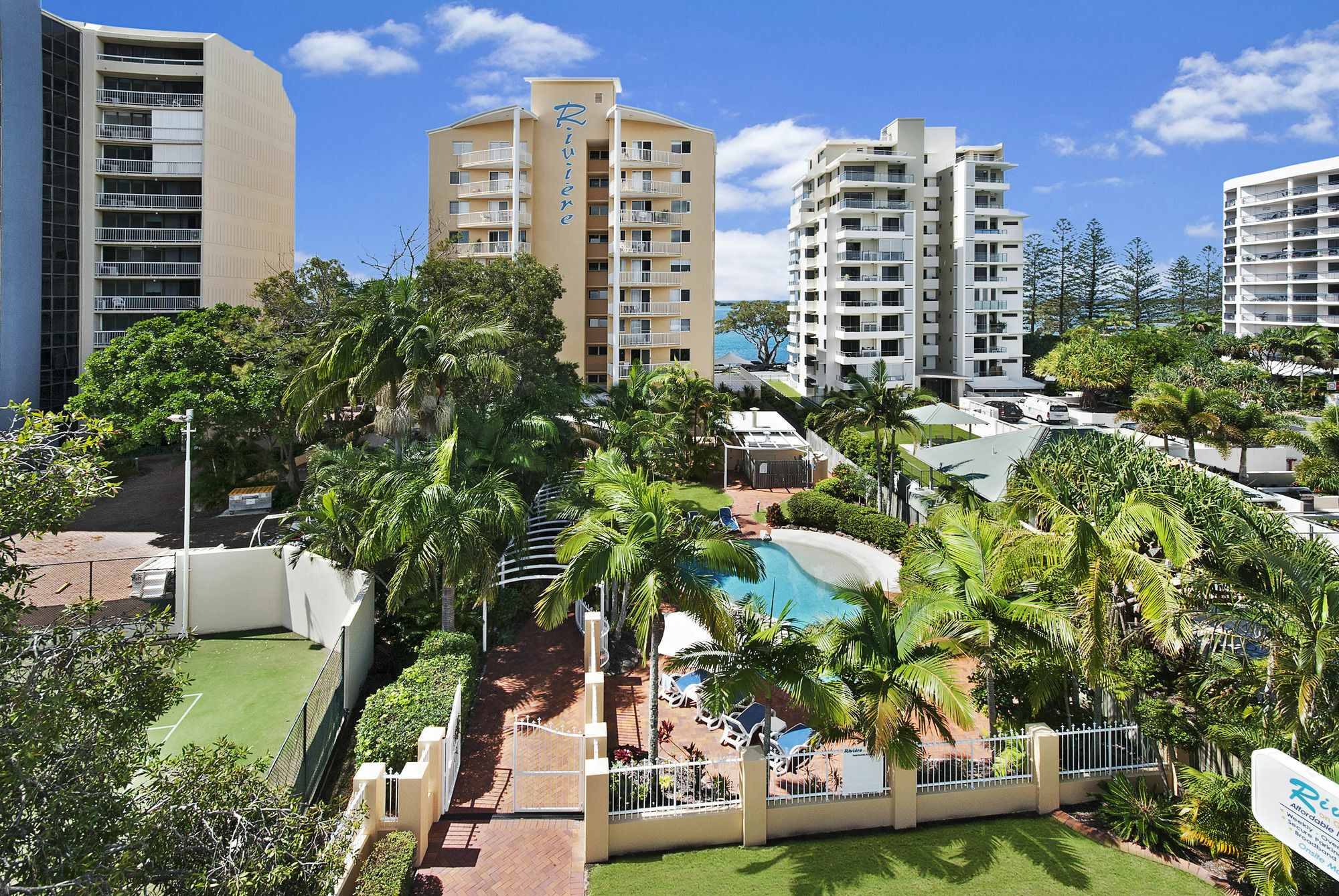 Riviere On Golden Beach Caloundra Exterior photo